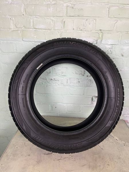 Шини б/в 205/60 R17 Bridgestone Blizzak 240288 фото