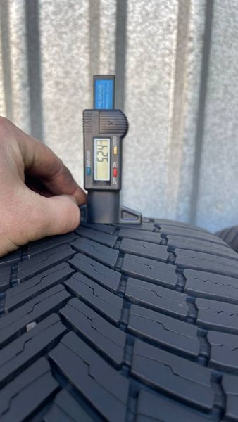 Шины б/у 245/50 R18 Bridgestone Weather Control A005 Evo 263141 фото