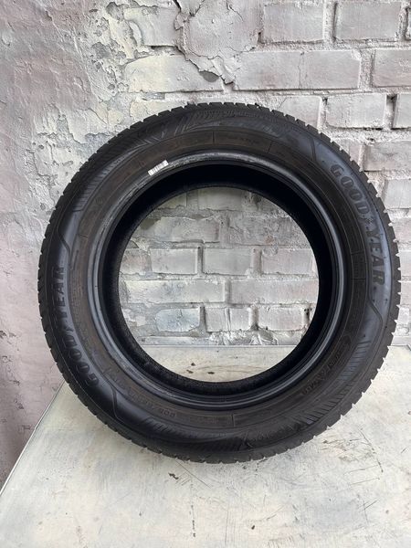 Шини б/в 205/55 R16 GoodYear Vector 4Seasons Gen-3 267023 фото