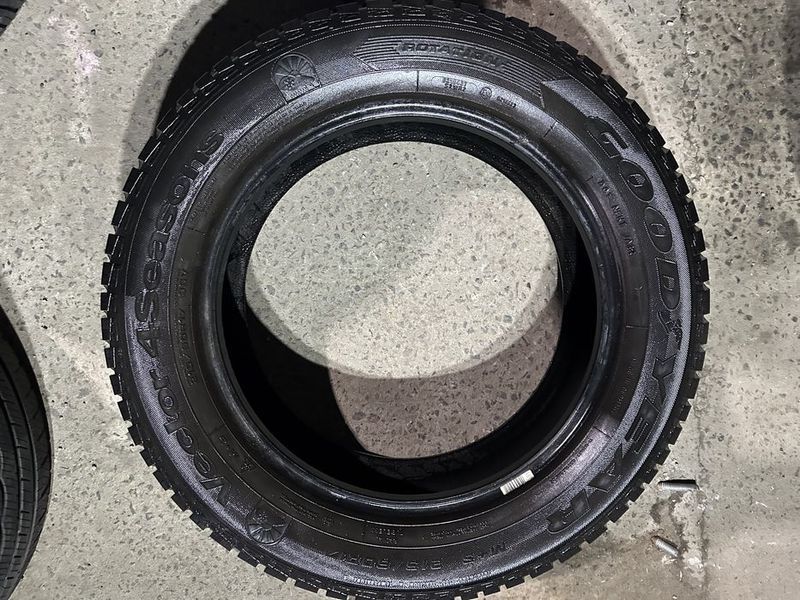 Шины б/у 215 60 17 GoodYear Vector 4Seasons 240195 фото