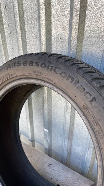Шины б/у 215 50 R17 Continental AllSeason Contact 265042 фото
