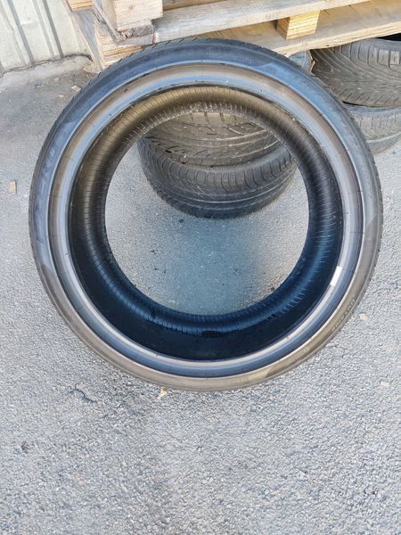 Шини б/в 315 30 R22 Pirelli Pzero
