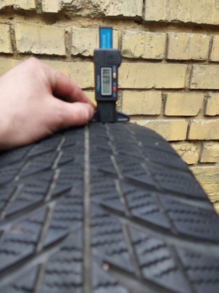 Шини б/в 215 65 R17 Bridgestone Blizzak LM001 240202 фото