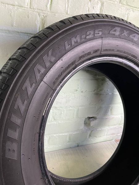 Шины б/у 235/60 R17 Bridgestone Blizzak LM25 4x4 253119 фото