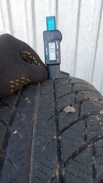 Шины б/у 225/60 R18 Bridgestone Blizzak LM001 RFT 241528 фото