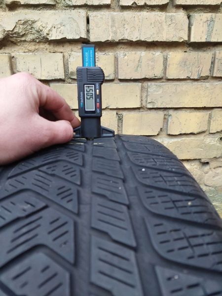 Шини б/в 295 35 R21 Pirelli Scorpion Winter 253091 фото