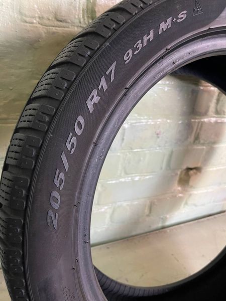 Шини б/в 205/50 R17 Pirelli Sottozero Winter 210 serie 2 253132 фото