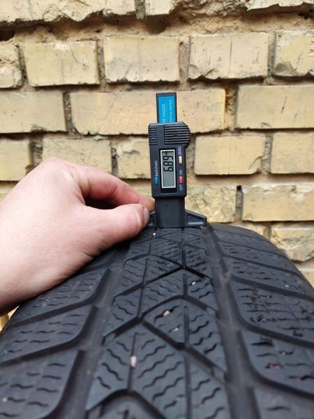 Шины б/у 205 60 17 Pirelli Winter Sottozero 3 240207 фото