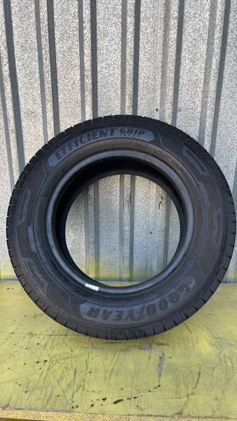 Шины б/у 215 65 R15C GoodYear Efficient Grip Cargo 265119 фото