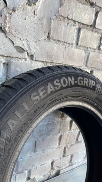 Шини б/в 205 60 R16 Semperit AllSeason Grip 267001 фото