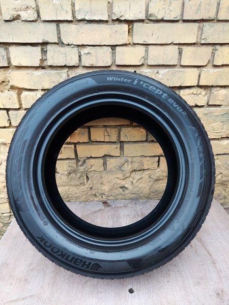 Шины б/у 225/55 R17 Hankook Winter Icept evo2 253137 фото