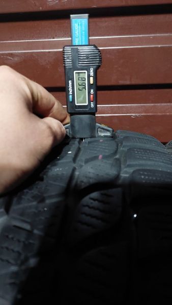 Шины б/у 245 45 18 Bridgestone Blizzak LM25 rft 241900 фото