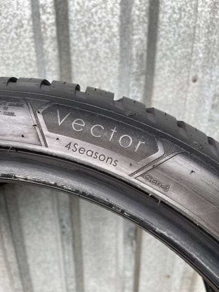 Шины б/у 245 40 R19 GoodYear Vector 4Seasons Gen3 263367 фото