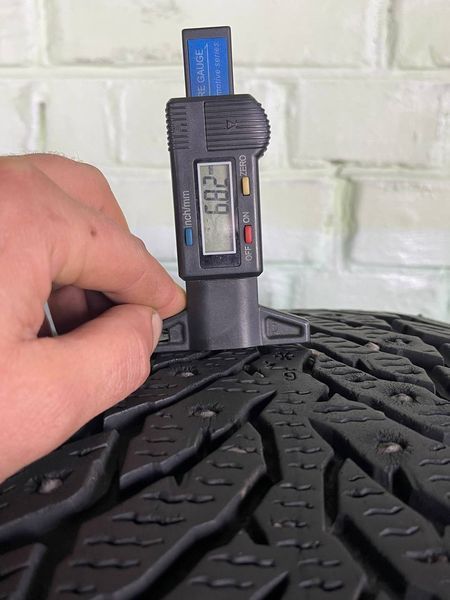 Шини б/в 215/55 R17 Nokian Hakkapeliitta 9 251696 фото