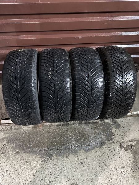 Шини б/в 215 55 16 GoodYear Vector 240239 фото