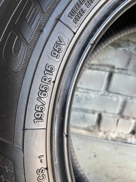 Шины б/у 195 65 R15 Toyo Celsius 267251 фото