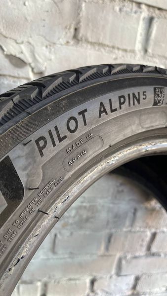 Шини б/в 255 45 R18 Michelin Pilot Alpin 5 267143 фото