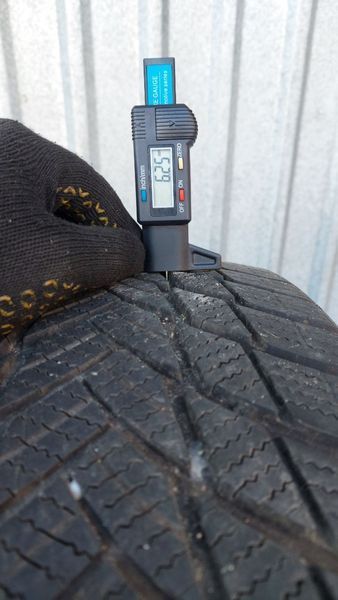 Шины б/у 235 55 R18 Bridgestone Blizzak LM001 253224 фото