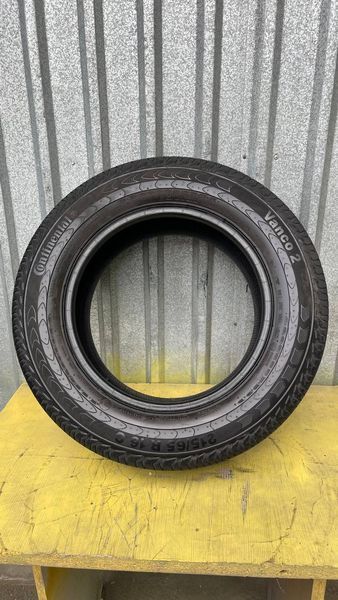 Шины б/у 215 65 R16C Continental Vanco 2 265130 фото