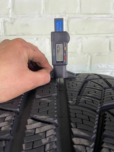 Шини б/в 295/35 R19 Pirelli Sottozero Winter 240 Serie 2 253052 фото