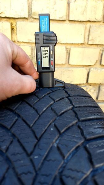 Шини б/в 215 65 16 Bridgestone Blizak LM005 251458 фото