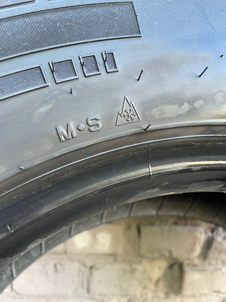 Шини б/в 285/70 R19.5 Pirelli ST01 267318 фото