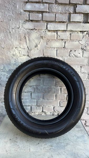 Шини б/в 225 60 R18 GoodYear Vector 4Season Gen3 267135 фото