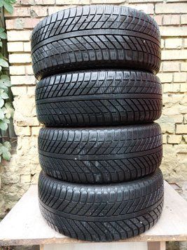 Шины б/у 235 55 R17 GoodYear Vector 4Season suv 4x4 251612 фото