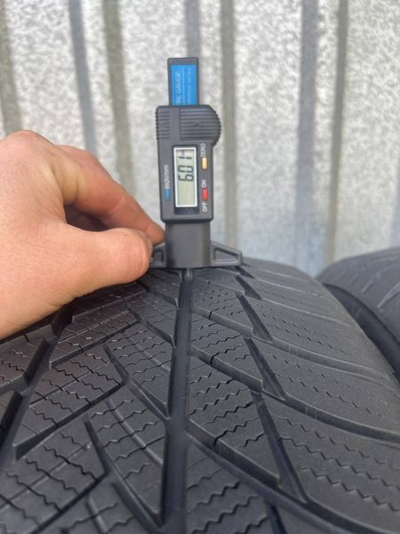 Шины б/у 225/55 R18 Bridgestone Blizzak LM001 250363 фото