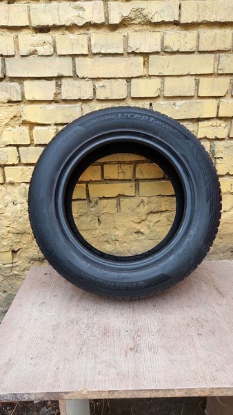 Шини б/в 225 55 R16 Hankook Winter Icept evo 2 251460 фото