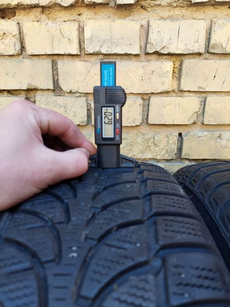 Шини б/в 215 65 16 Bridgestone Blizak LM80evo 251486 фото