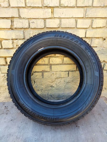 Шини б/в 215 65 16 Bridgestone Blizak LM80evo 251486 фото
