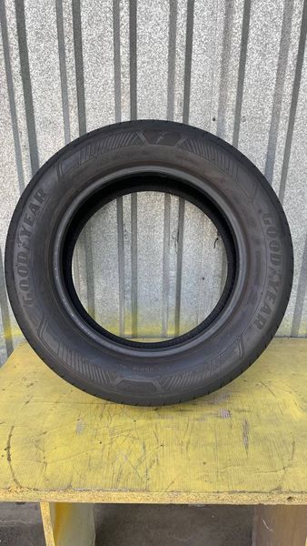 Шини б/у 215 60 R16 GoodYear Efficient Grip Perfomance 2 265221 фото