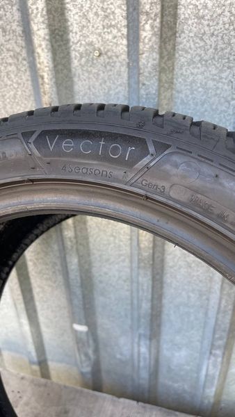Шины б/у 225 45 R17 GoodYear Vector4Season Gen 3 265028 фото