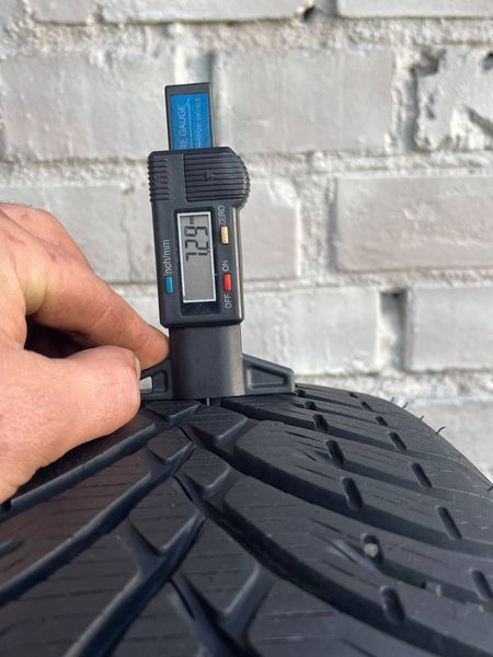 Шини б/в 205 60 R16 BFGoodrich g-Force Winter 2 267235 фото