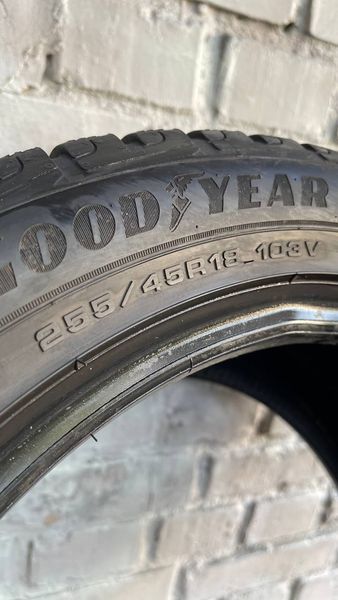 Шины б/у 255 45 R18 GoodYear Ultra Grip Perfomance+ 267202 фото