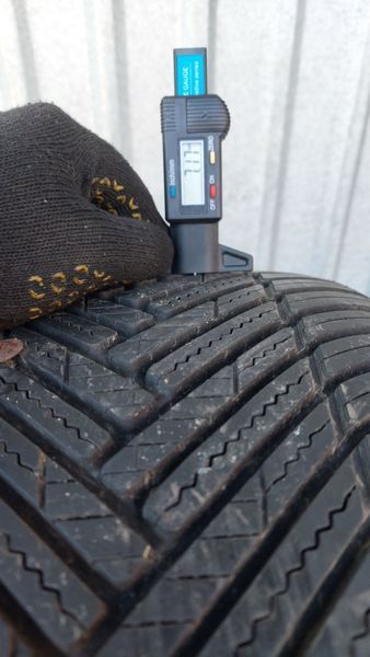 Шины б/у 235 40 R18 Hankook Kinergy 4S2 241543 фото