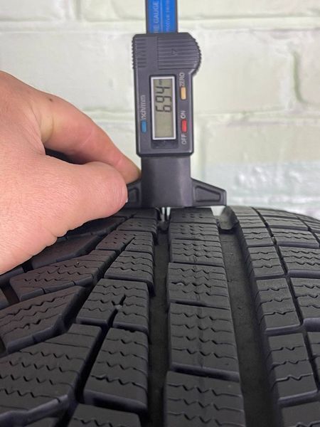 Шины б/у 215/65 R17 Hankook Winter Icept evo2 253123 фото